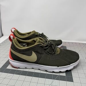 EUC Nike Trainerendor Brown/Green Men’s Sz 14 (ufiepy)